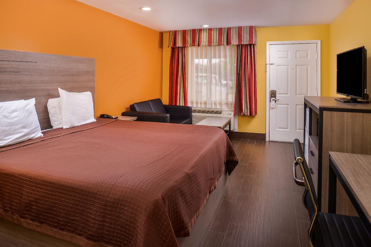 Americas Best Value Inn West Columbia Bagian luar foto