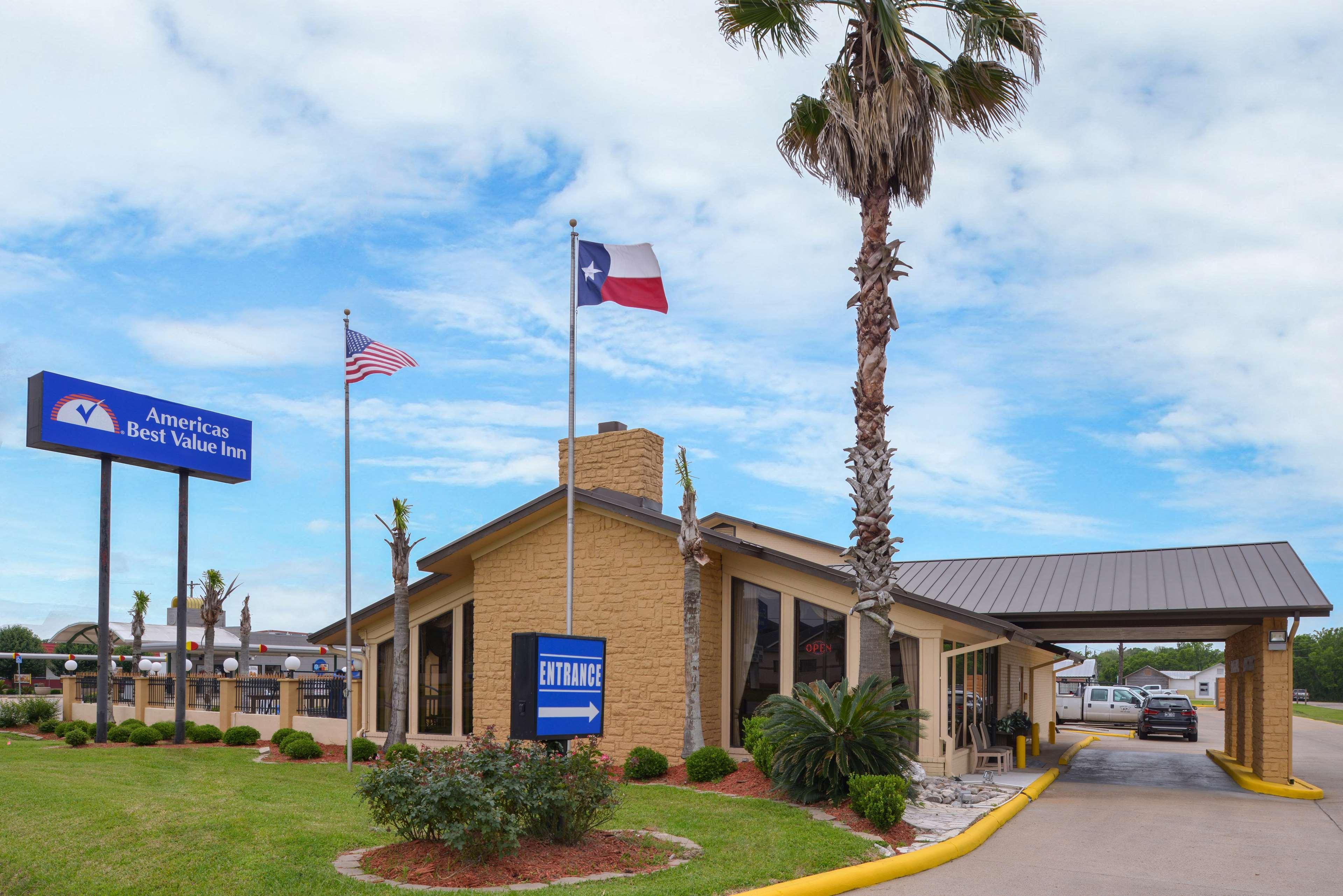 Americas Best Value Inn West Columbia Bagian luar foto