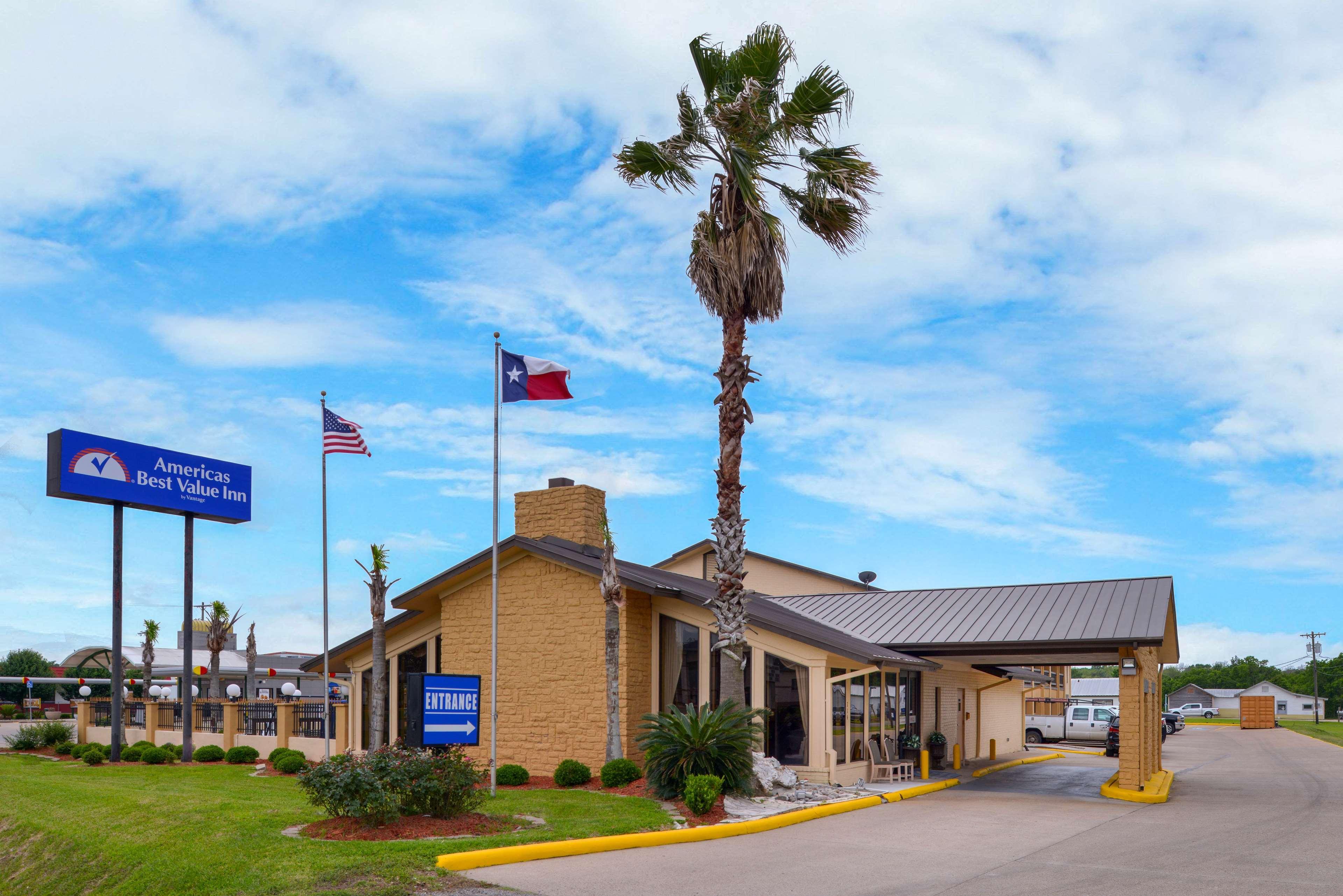 Americas Best Value Inn West Columbia Bagian luar foto