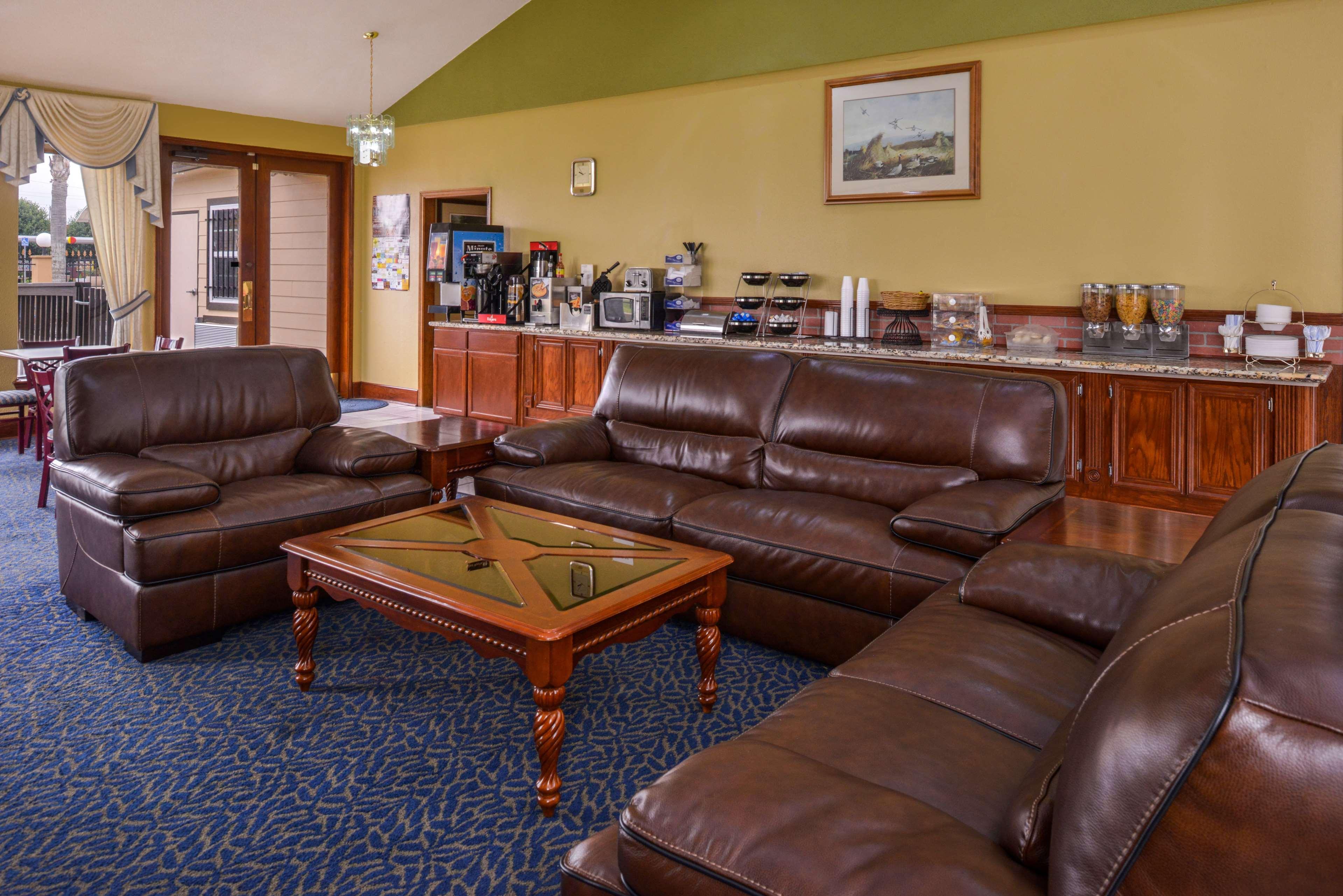 Americas Best Value Inn West Columbia Bagian luar foto