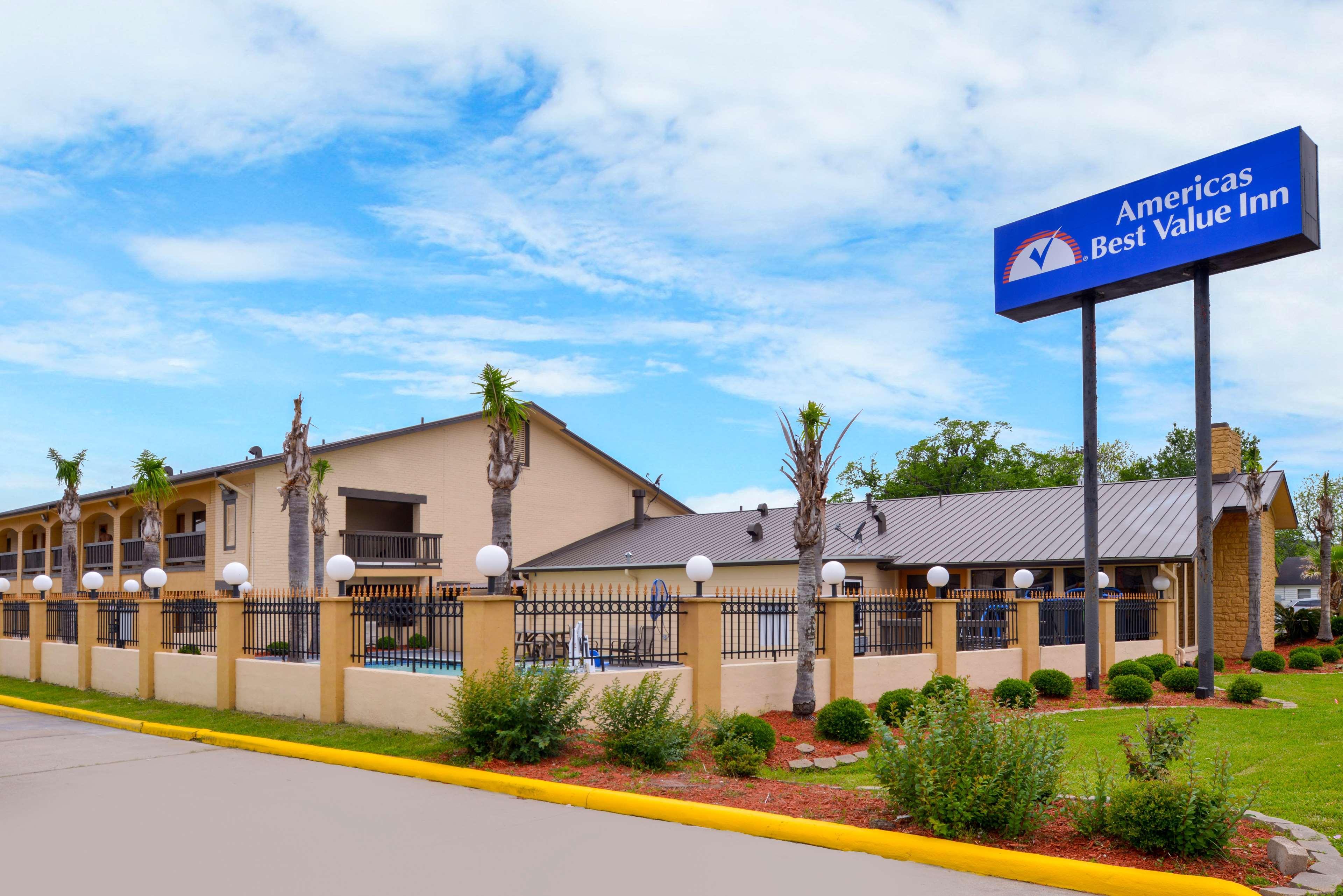 Americas Best Value Inn West Columbia Bagian luar foto