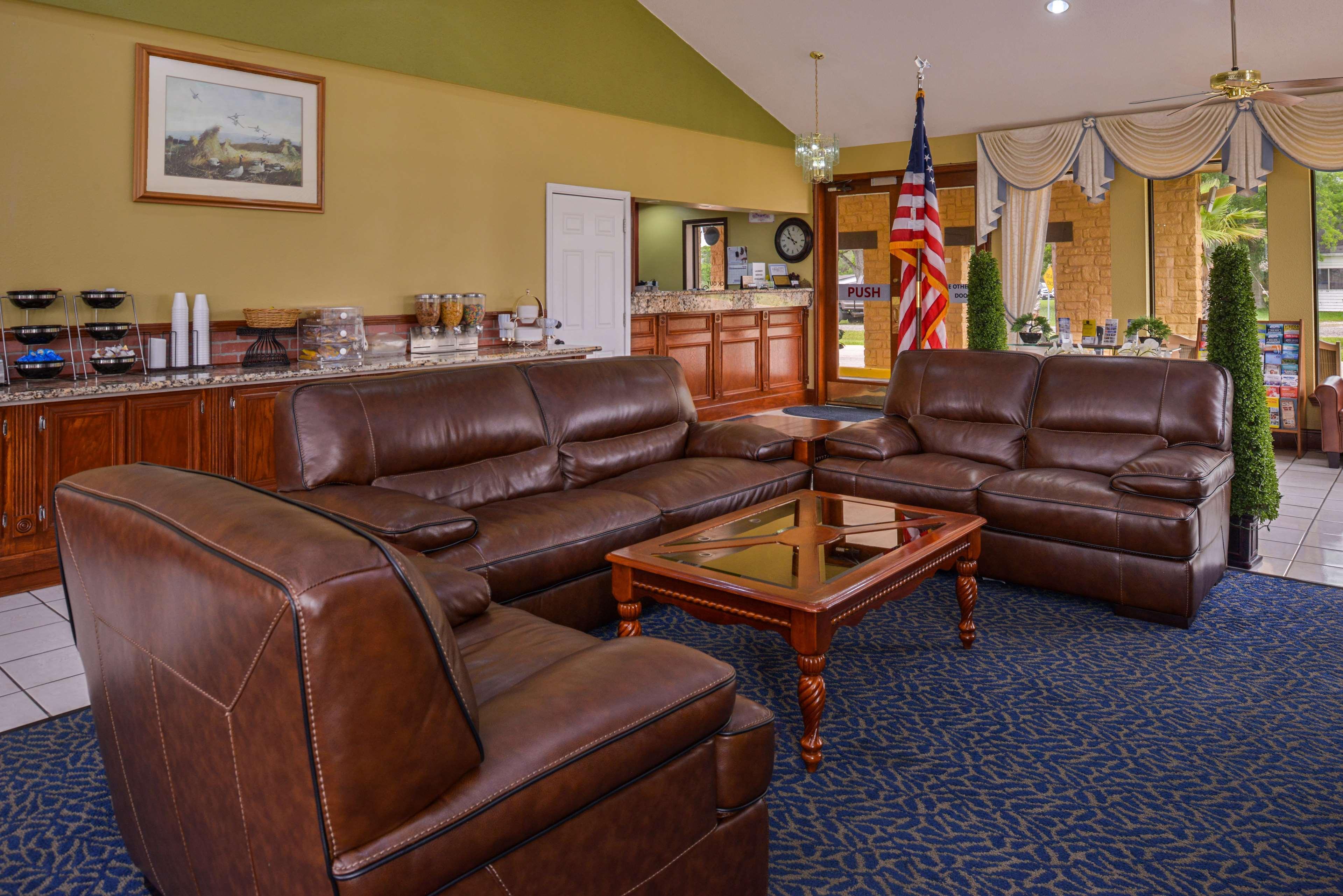 Americas Best Value Inn West Columbia Bagian luar foto