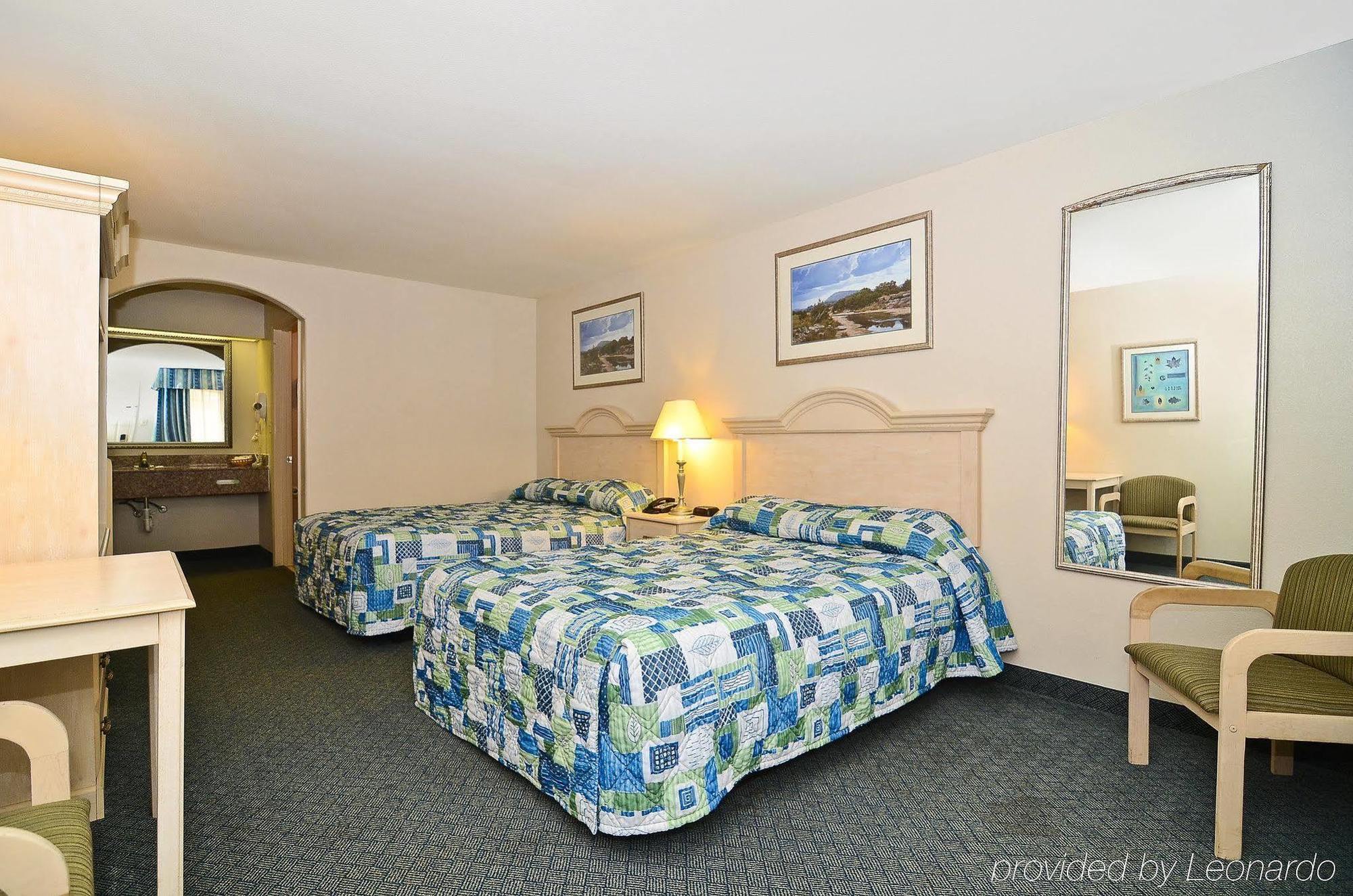 Americas Best Value Inn West Columbia Ruang foto