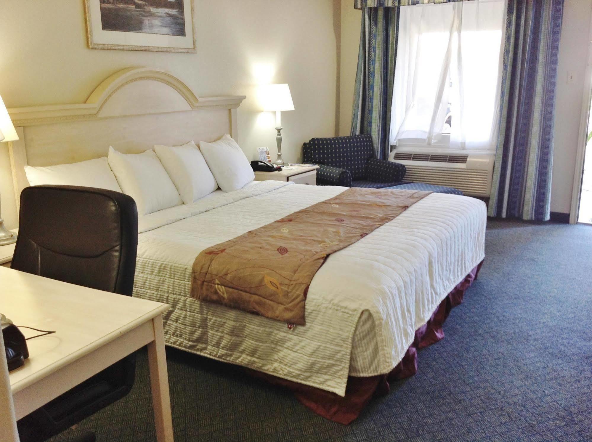 Americas Best Value Inn West Columbia Bagian luar foto