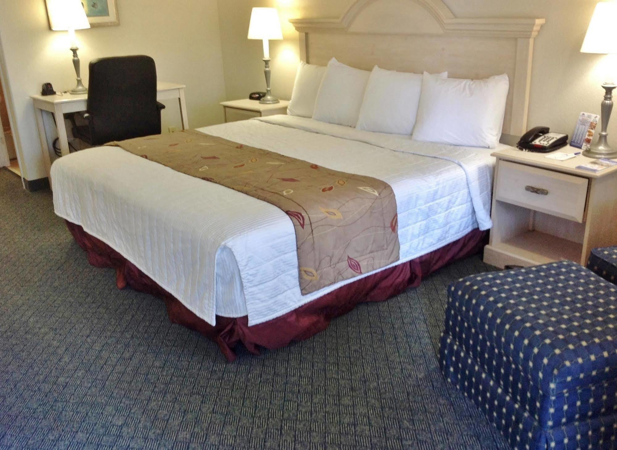 Americas Best Value Inn West Columbia Bagian luar foto