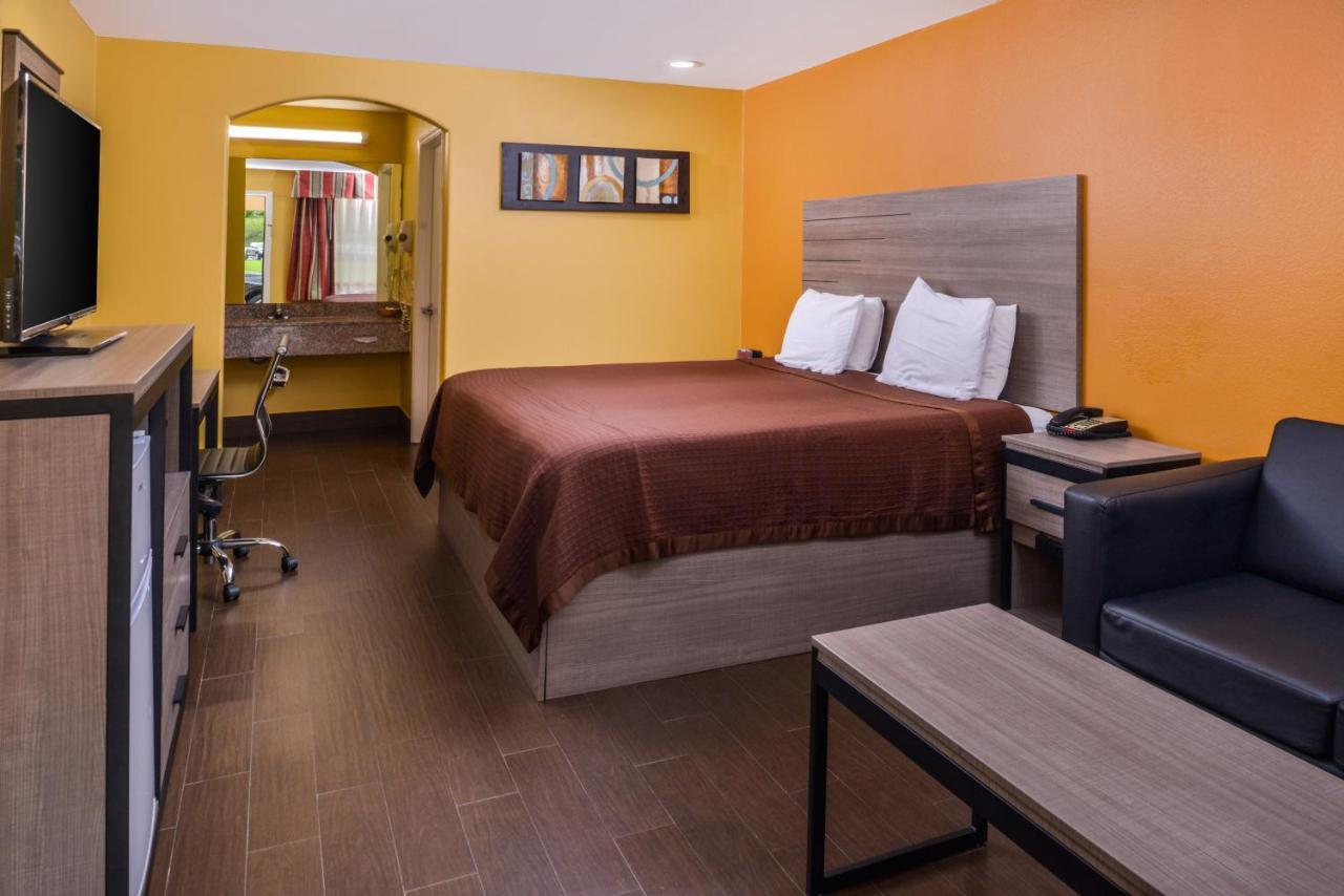 Americas Best Value Inn West Columbia Bagian luar foto